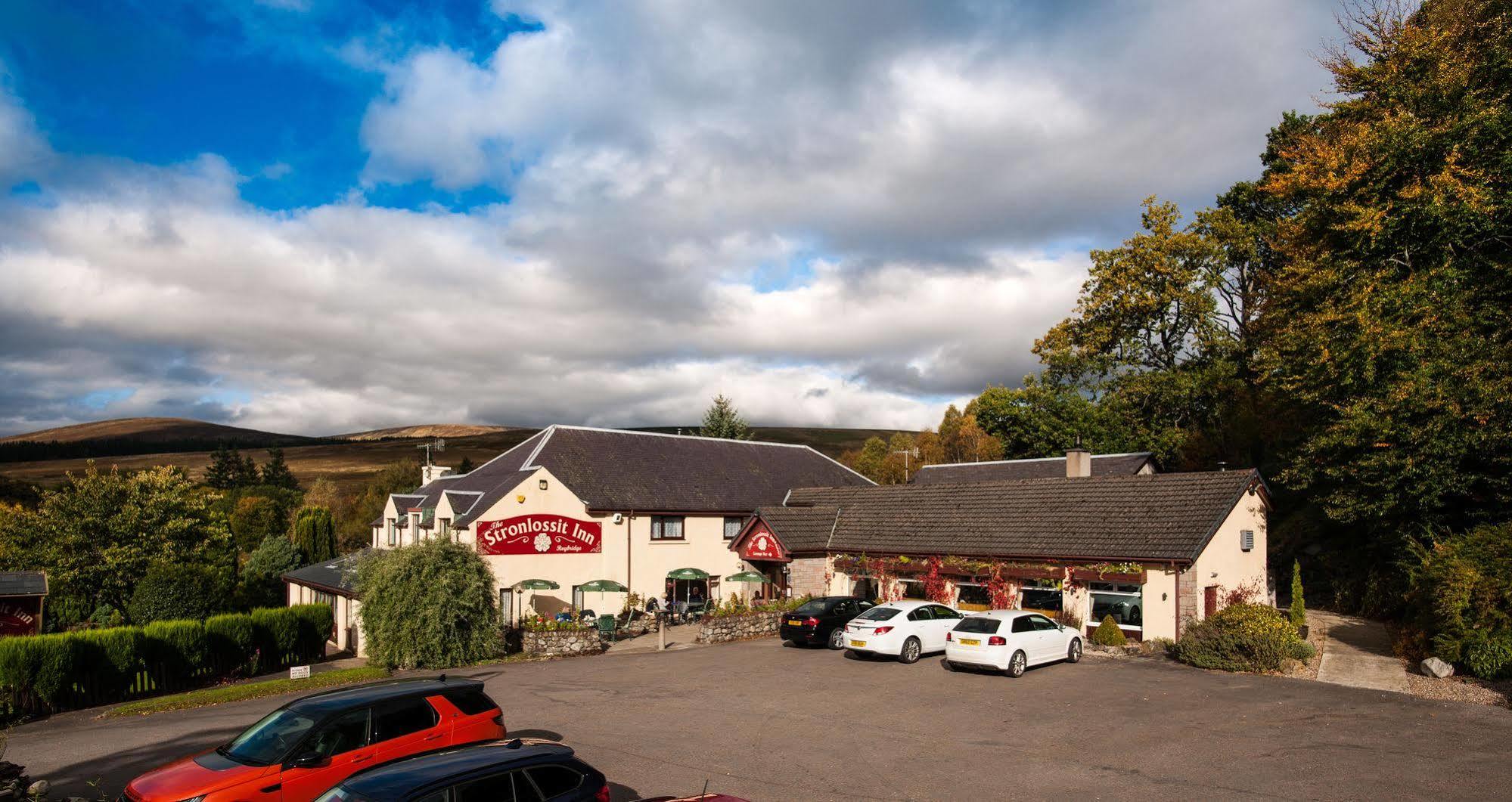 The Stronlossit Inn Fort William Eksteriør bilde