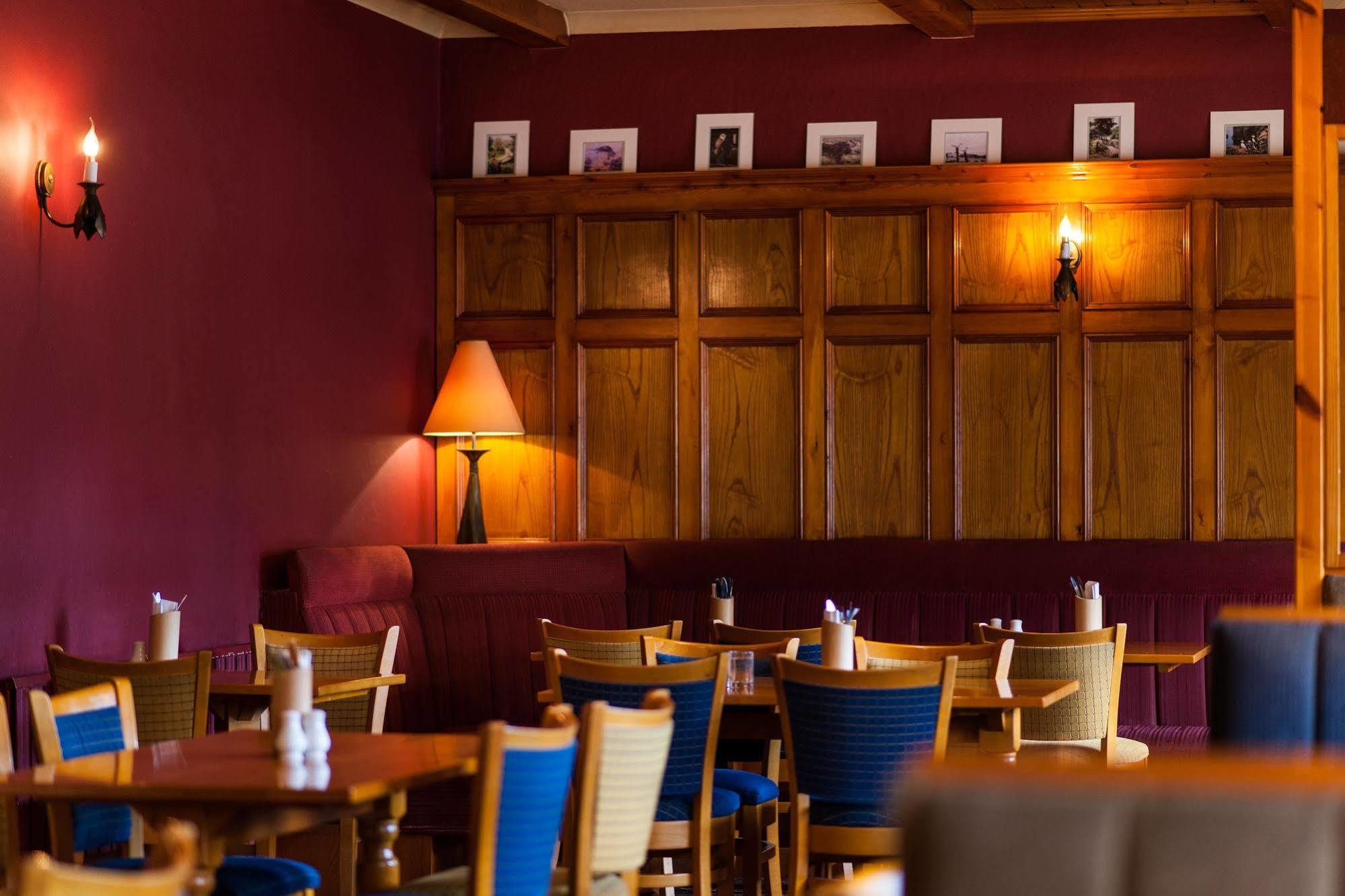 The Stronlossit Inn Fort William Eksteriør bilde