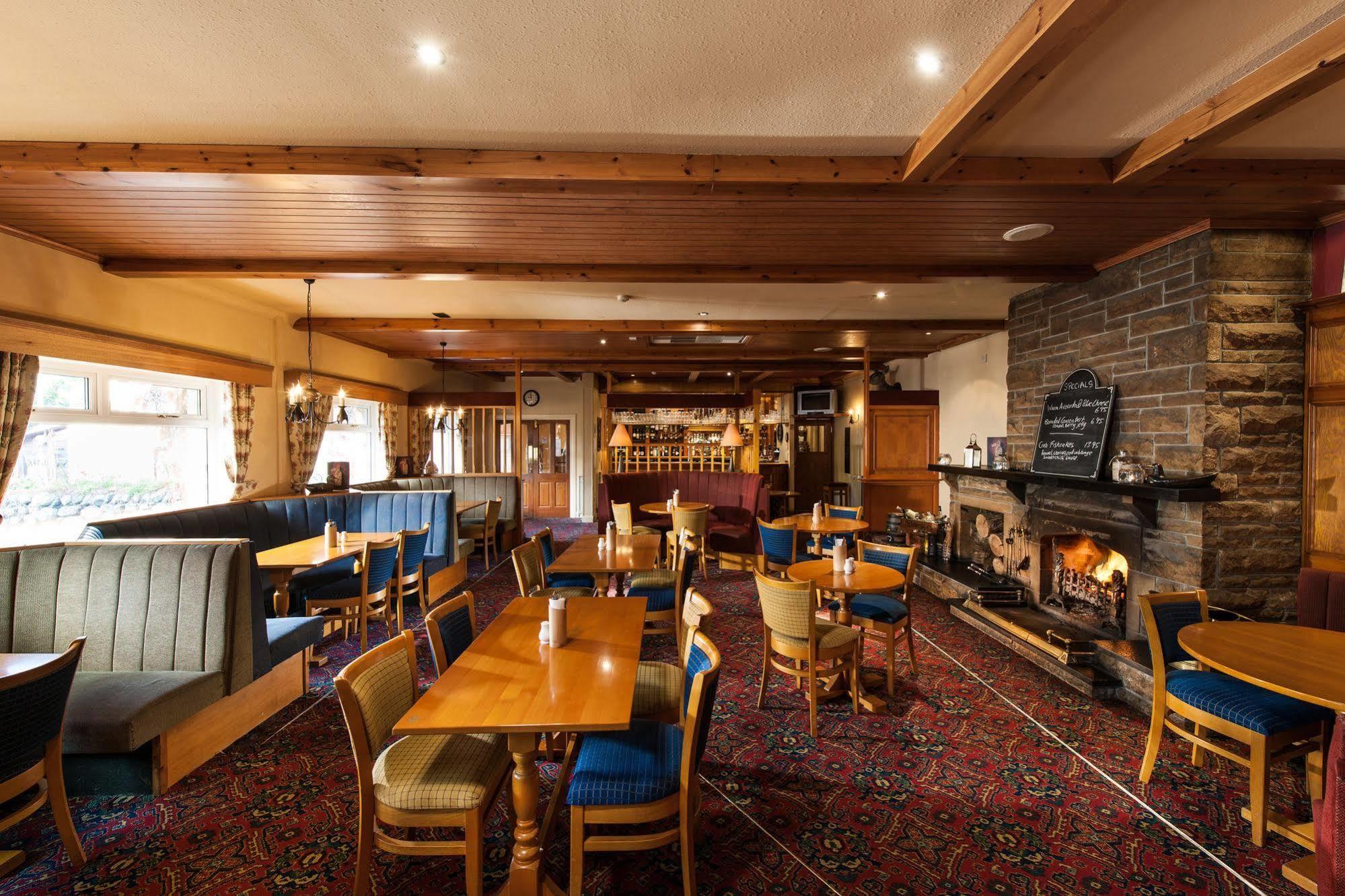 The Stronlossit Inn Fort William Eksteriør bilde