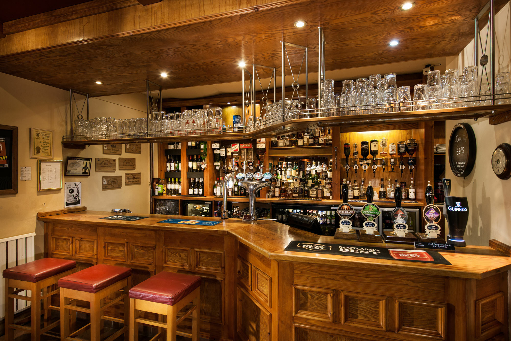 The Stronlossit Inn Fort William Eksteriør bilde